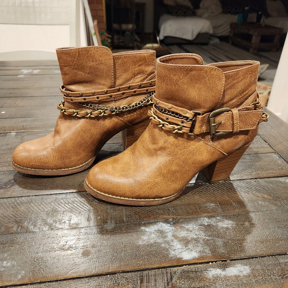 Just Fab Iliana Booties